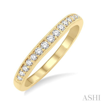 1/4 Ctw Round Cut Diamond Wedding Band in 14K Yellow Gold